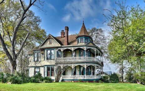 Discover Brenham homes